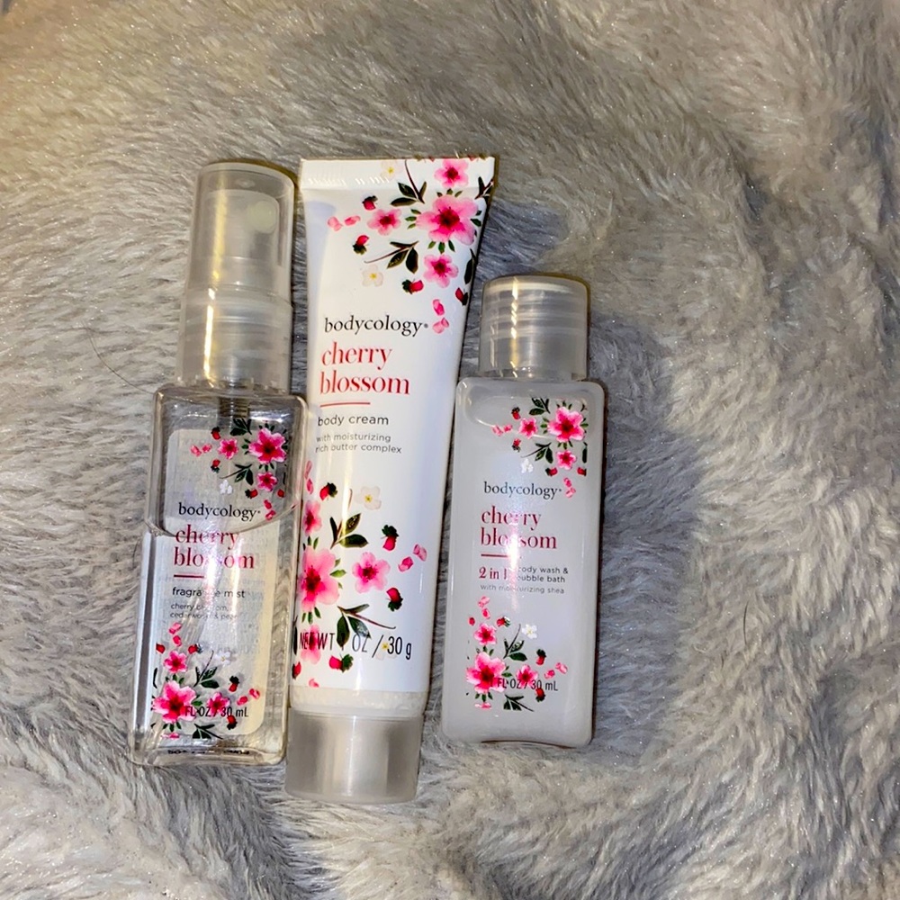 Bodycology travel set cherry blossom scented